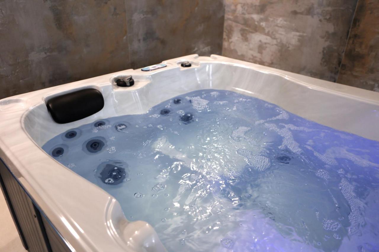 B&B Le Due Corti มาติโน ภายนอก รูปภาพ